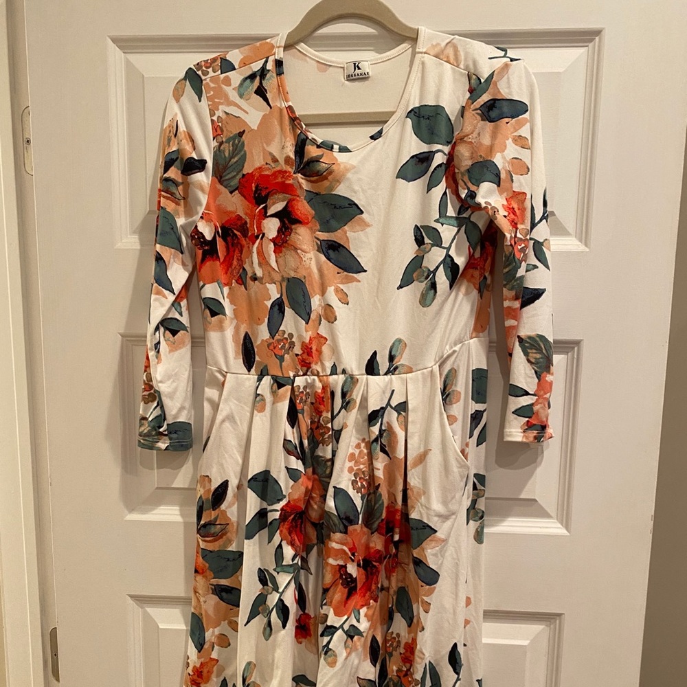 Jesse Kae 3/4 sleeve floral midi dress